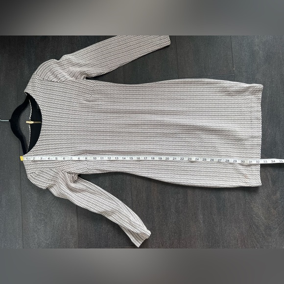 Dynamite pattern dress in black and white - Picture 12 of 12